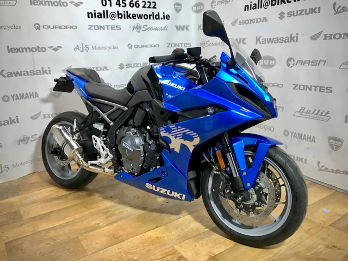 PRE-OWNED Suzuki GSX 8R 2024 - Image 2