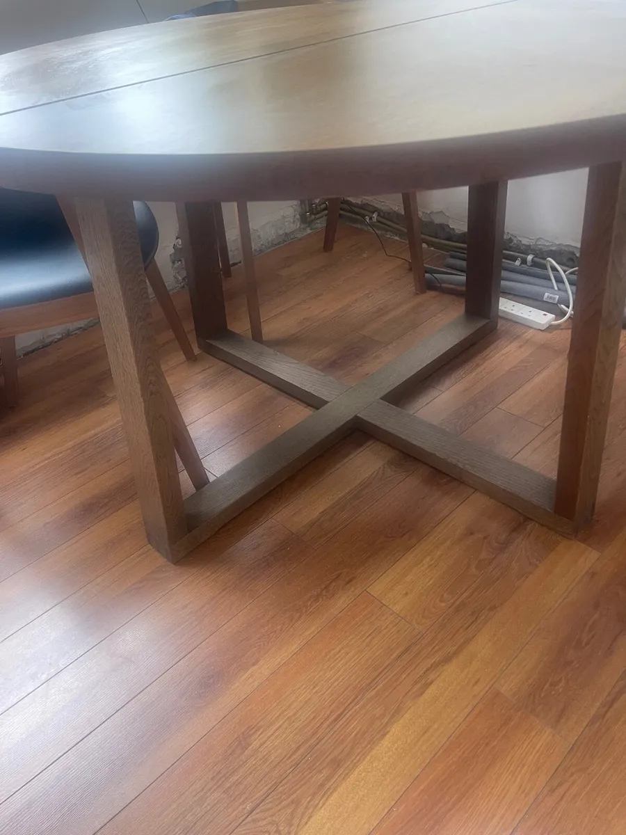 Dining table - Image 2