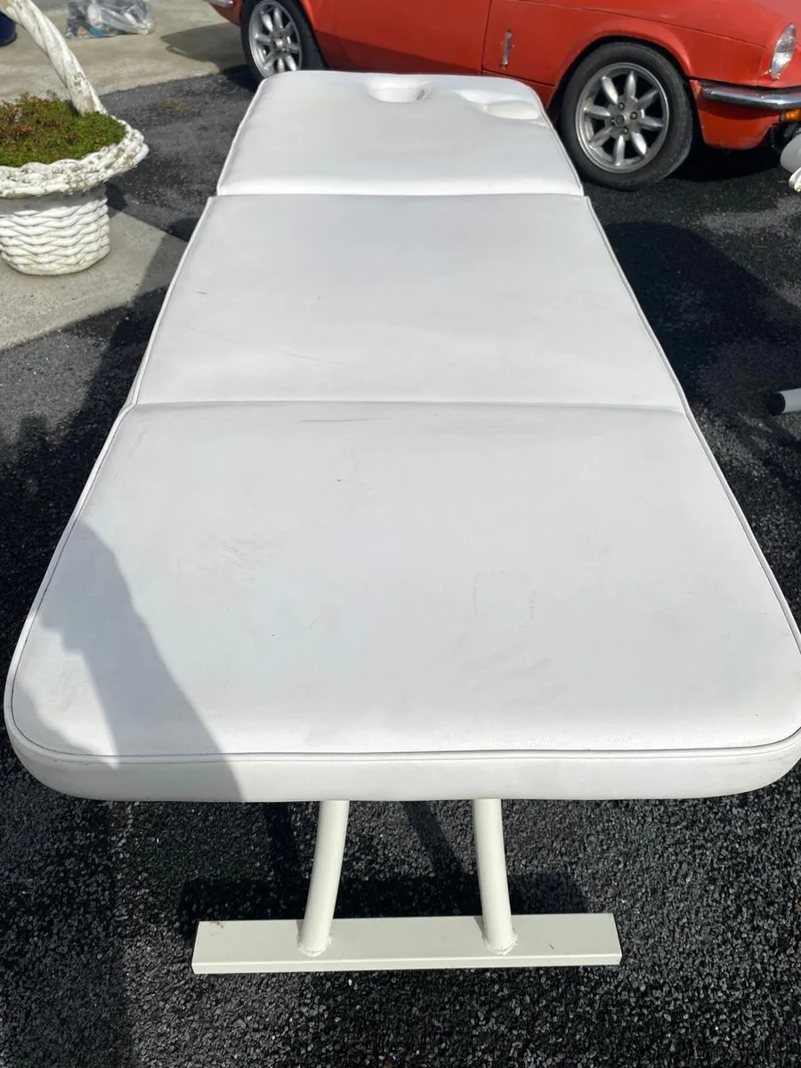 Beauty Bed Free of Charge - Image 1