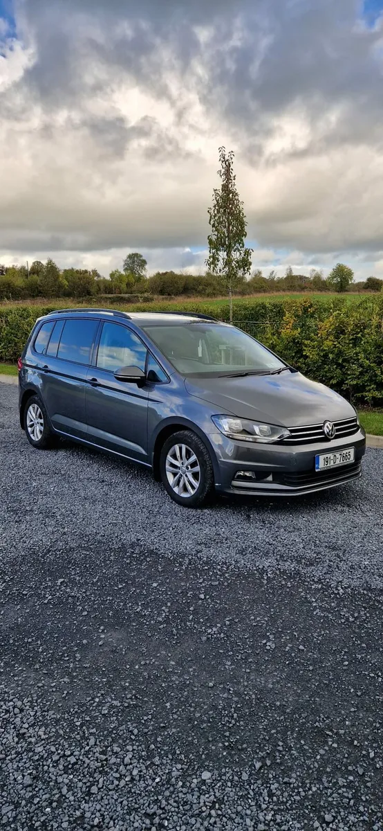 Vw Touran 7 Seater - Image 1