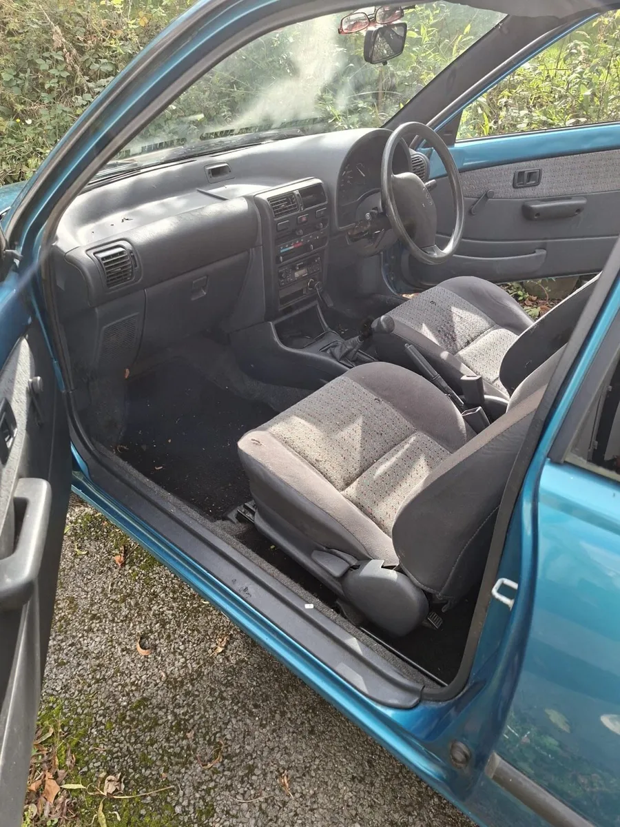 Toyota starlet - Image 4