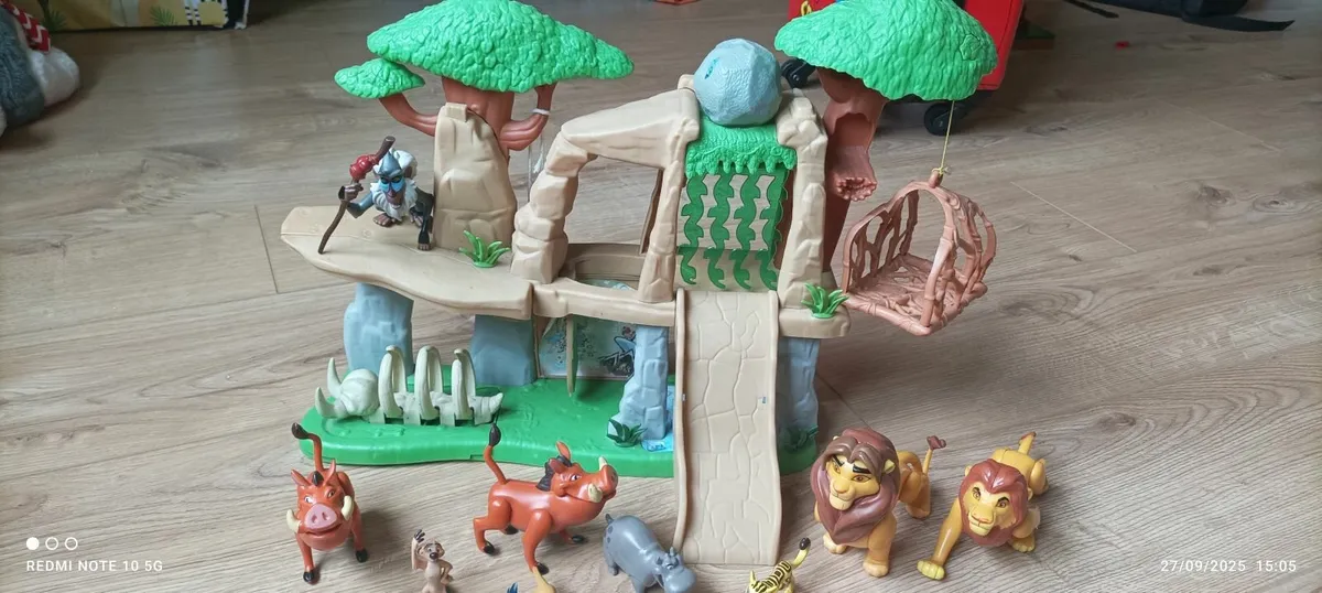 Lion king toys - Image 1