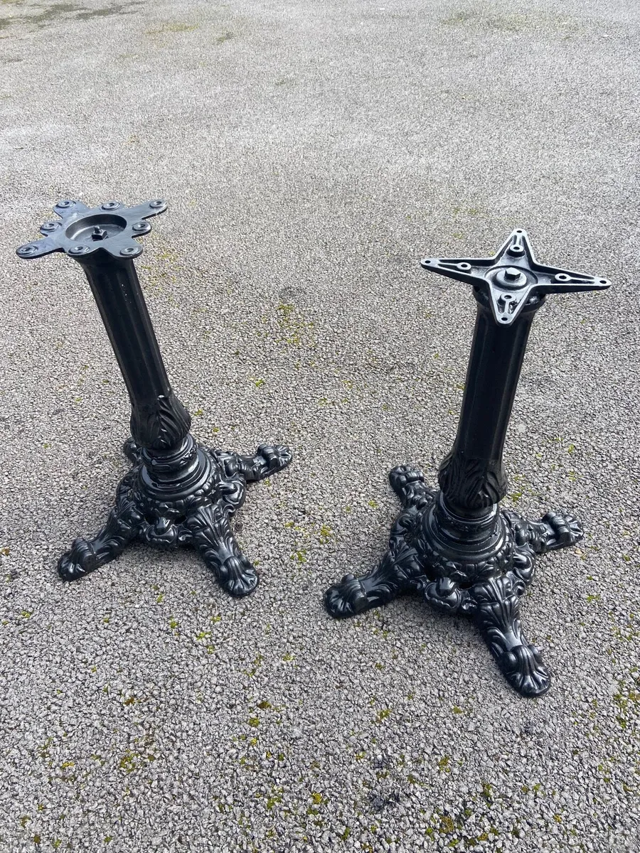 Cast iron base - Image 1