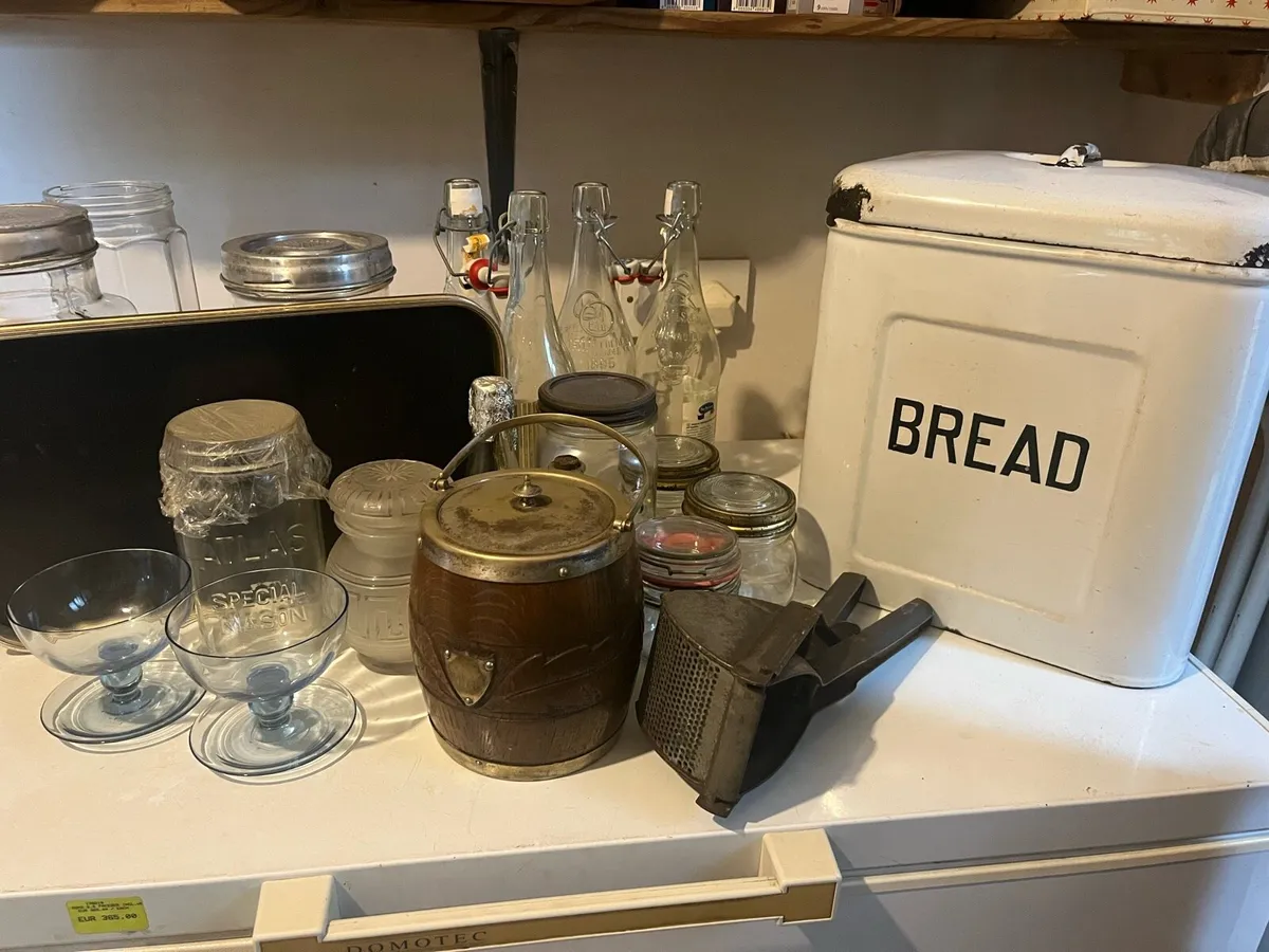 Vintage kitchen ware - Image 1