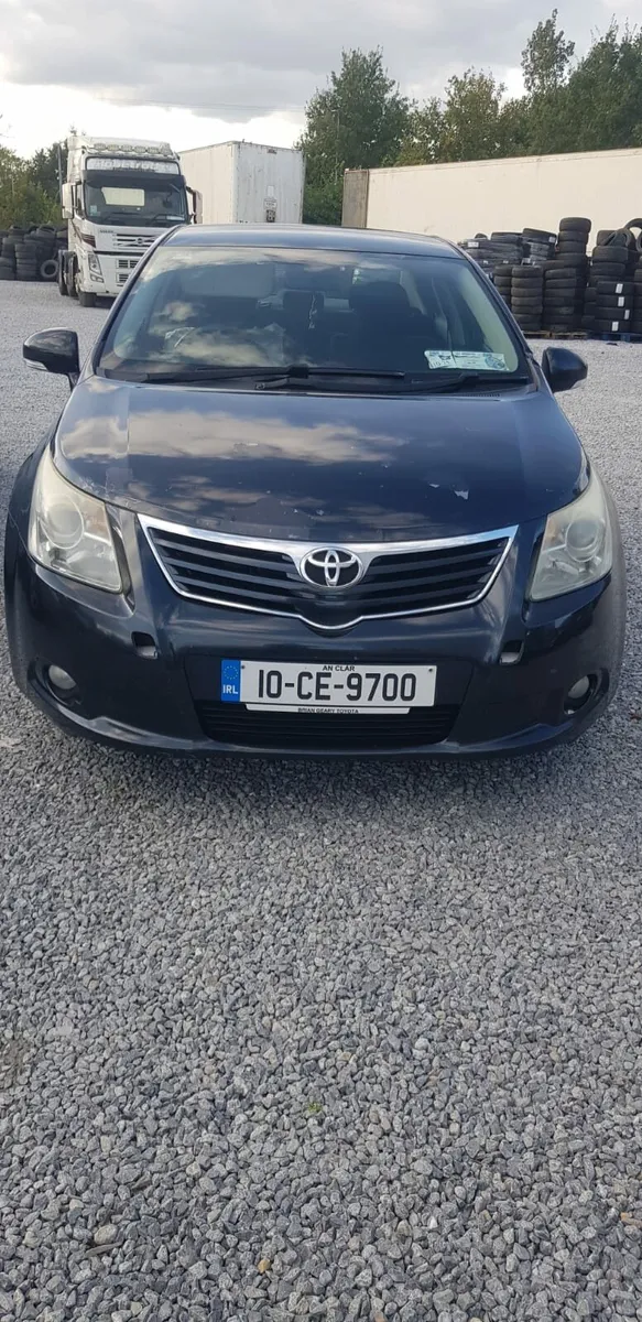 2010 Toyota avensis - Image 1