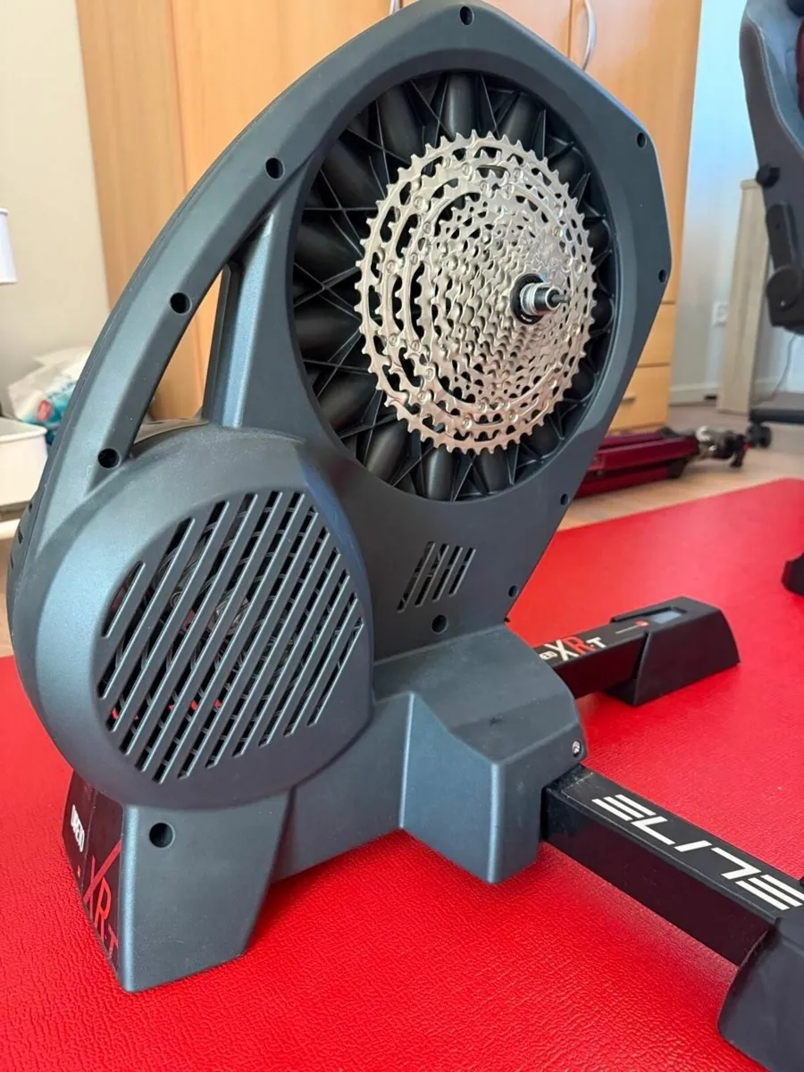 Elite Direto XR-T: Ultimate Smart Trainer Like New - Image 1