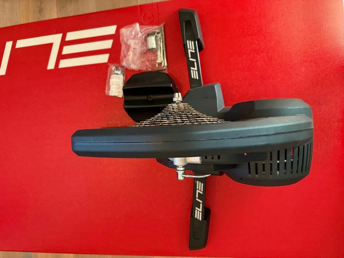 Elite Direto XR-T: Ultimate Smart Trainer Like New - Image 4