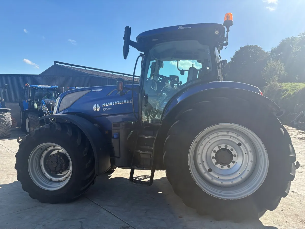 2022 New Holland T7.270 ***BLUEPOWER*** - Image 2