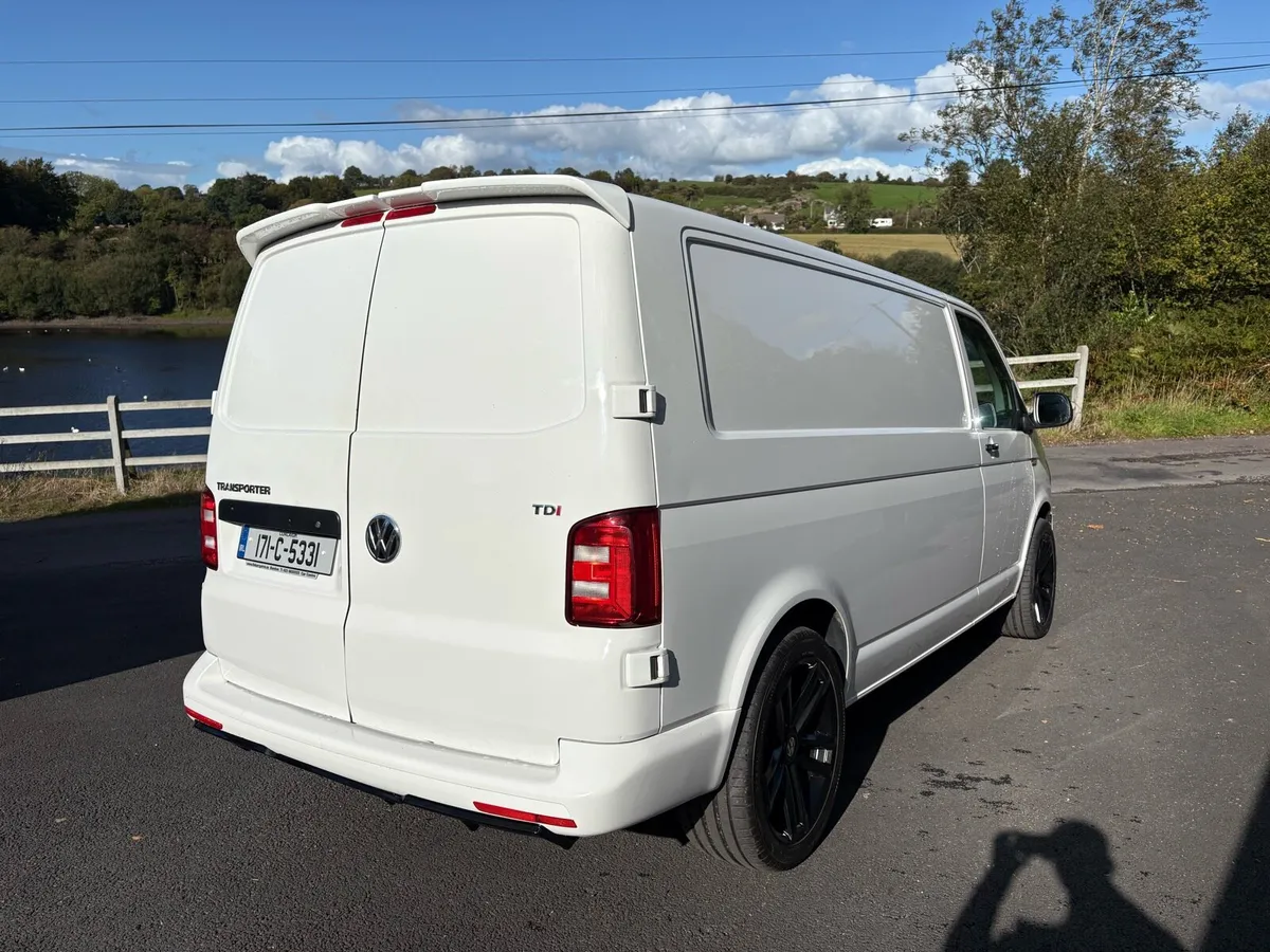 2017 Volkswagen Transporter 2.0 150bhp LWB - Image 2