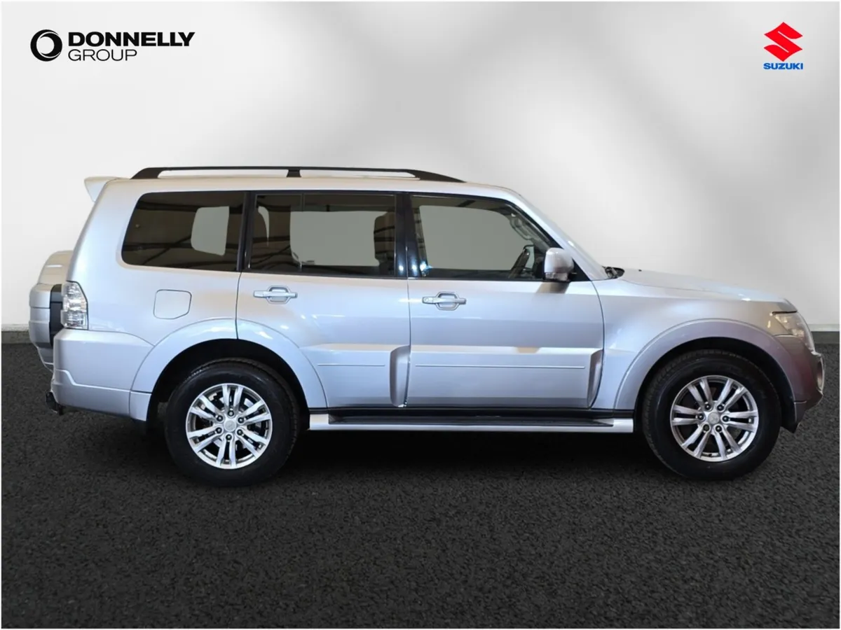 Mitsubishi Shogun Diesel Station Wagon SG3 - Image 3