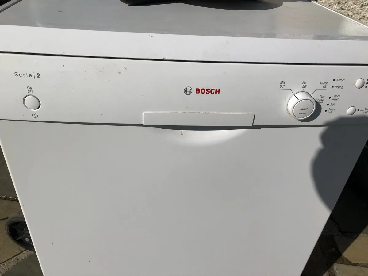 A dishwasher - Image 2