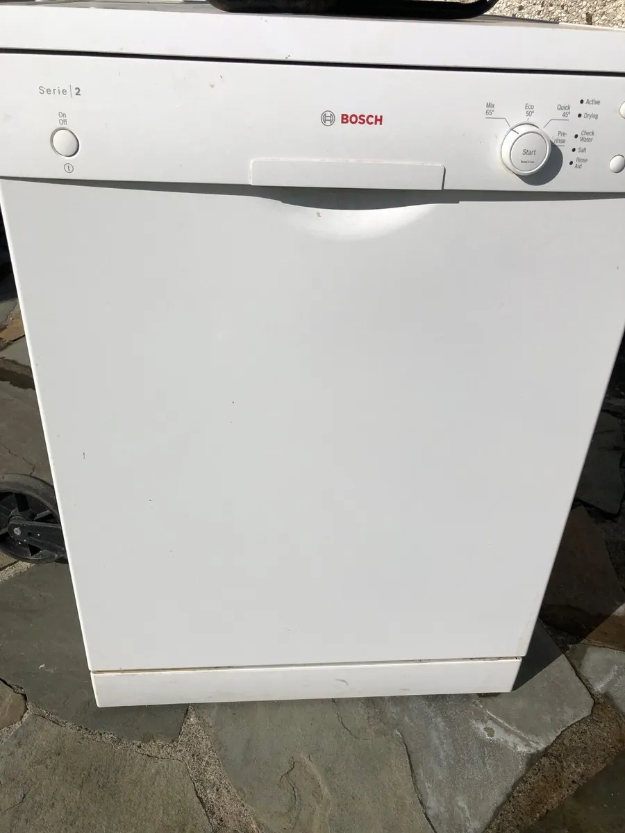 A dishwasher - Image 3