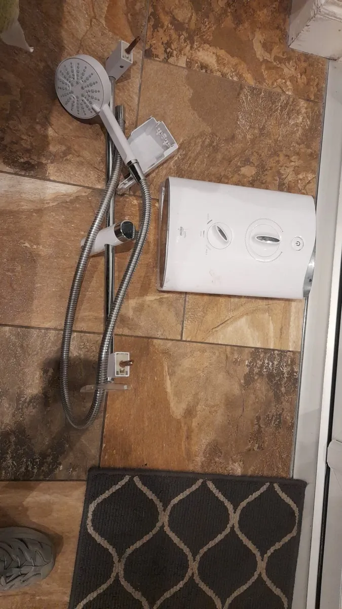 Mira Sport electric shower - Image 3