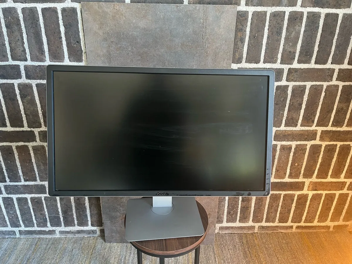 Dell monitors 2 available - Image 1