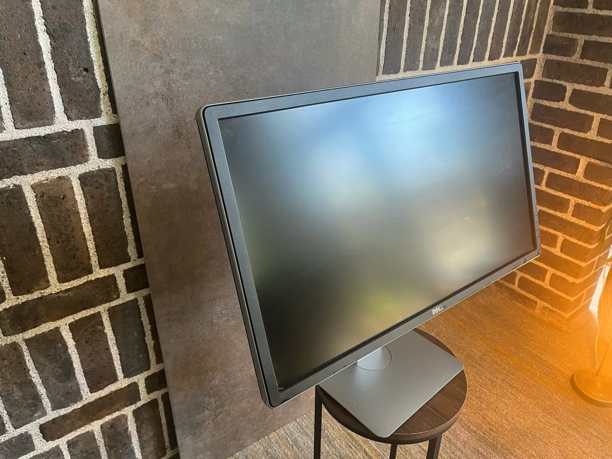 Dell monitors 2 available - Image 2