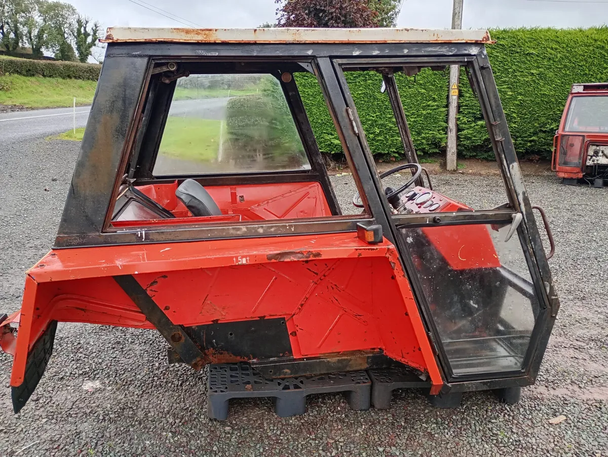 European Ursus Cab to suit model 385 - Image 3