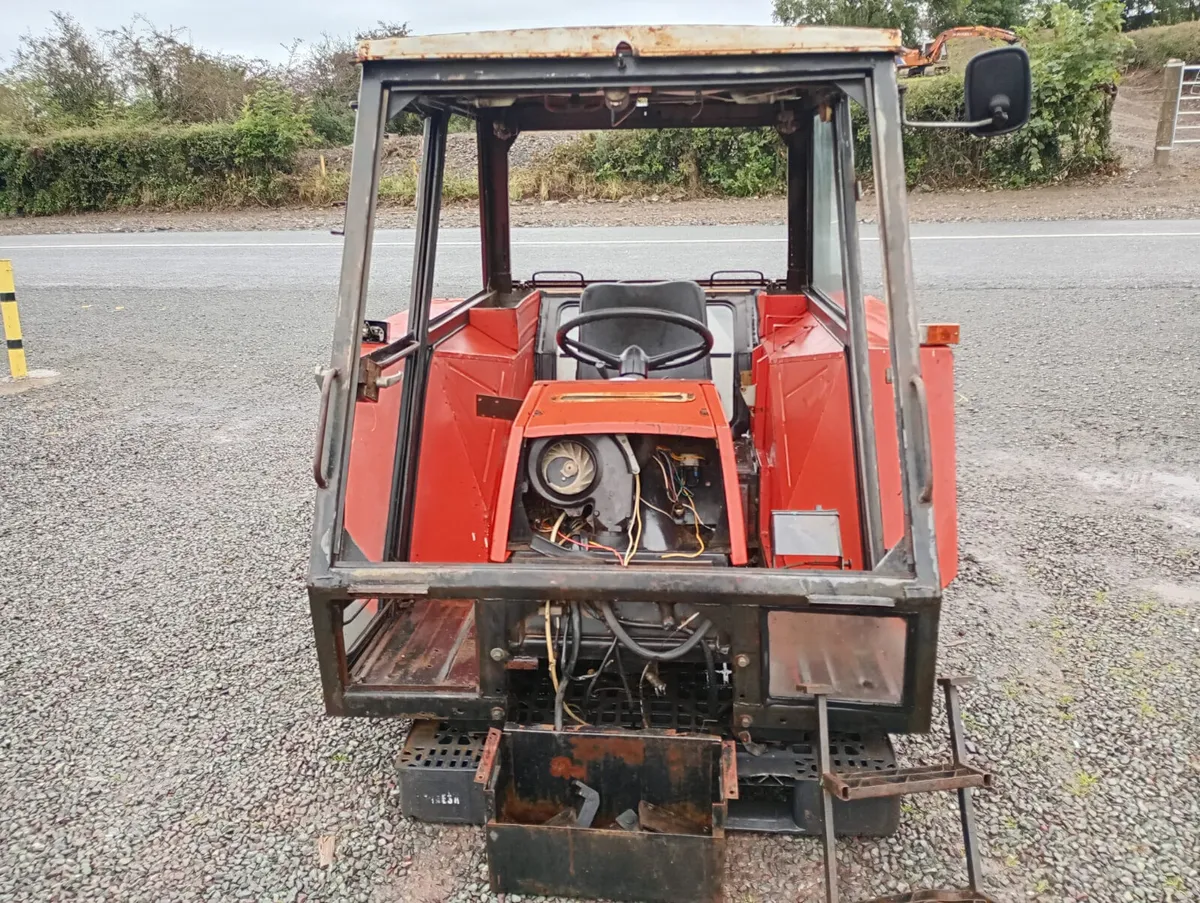 European Ursus Cab to suit model 385 - Image 2