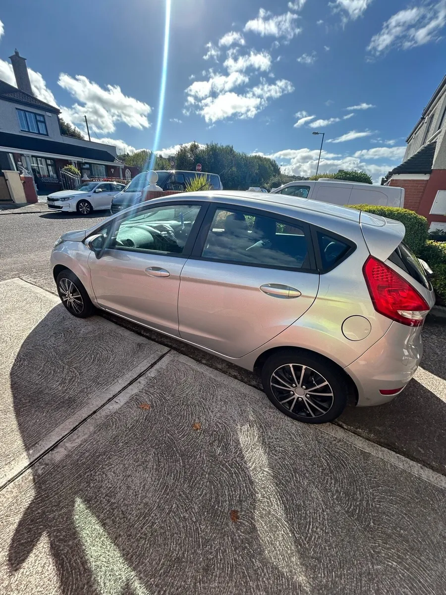 Car - Image 4