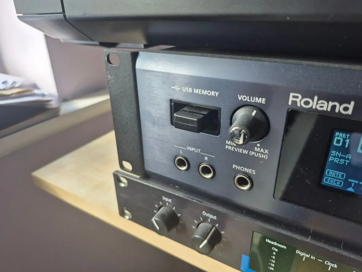 Roland Integra 7 with wifi dongle and ipad - Image 2