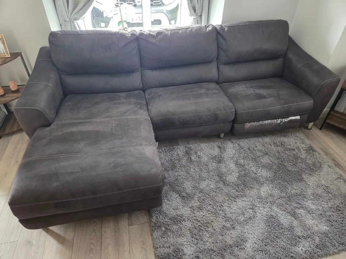 couch - Image 2