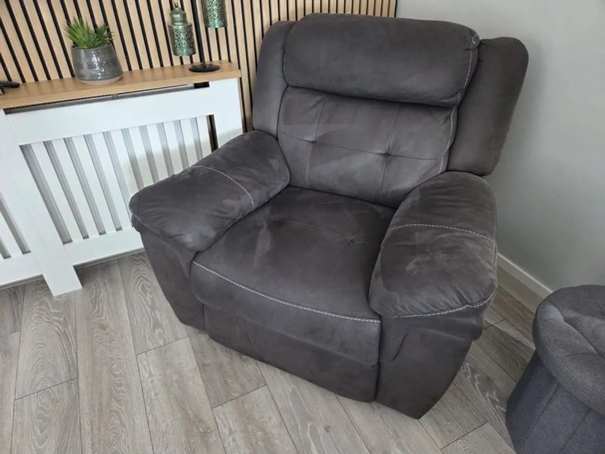 couch - Image 4