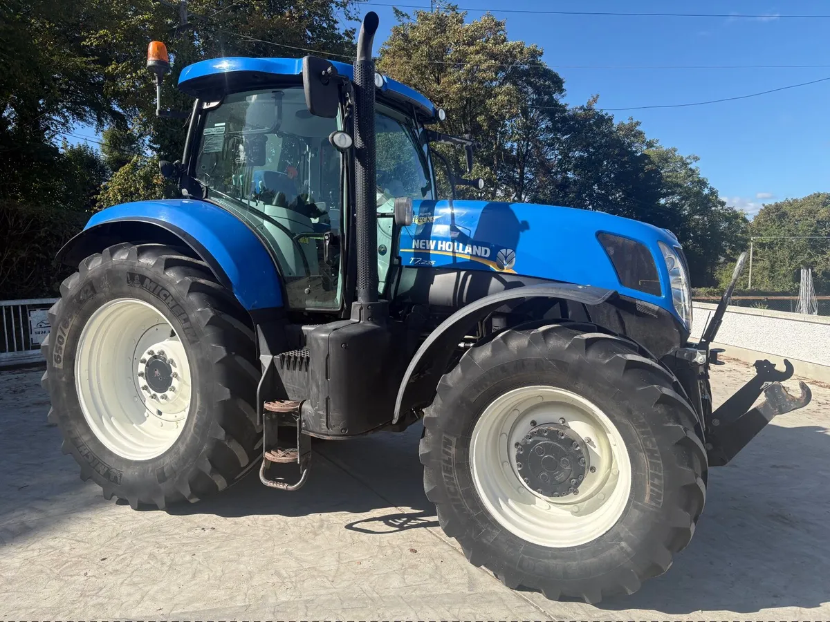 2015 New Holland T7.235 front PTO **MINT** - Image 3