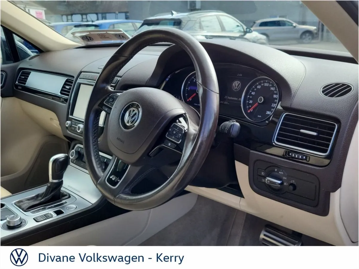 Volkswagen Touareg R Line 24950 inc vat 5 Seater - Image 2