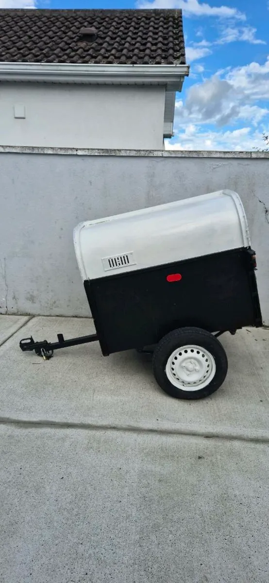 Heavy-Duty Dog Box - Image 1