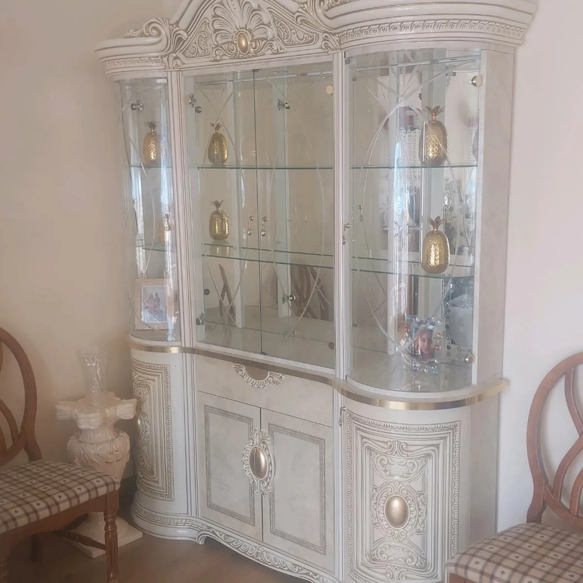 Italian furniture - Image 1