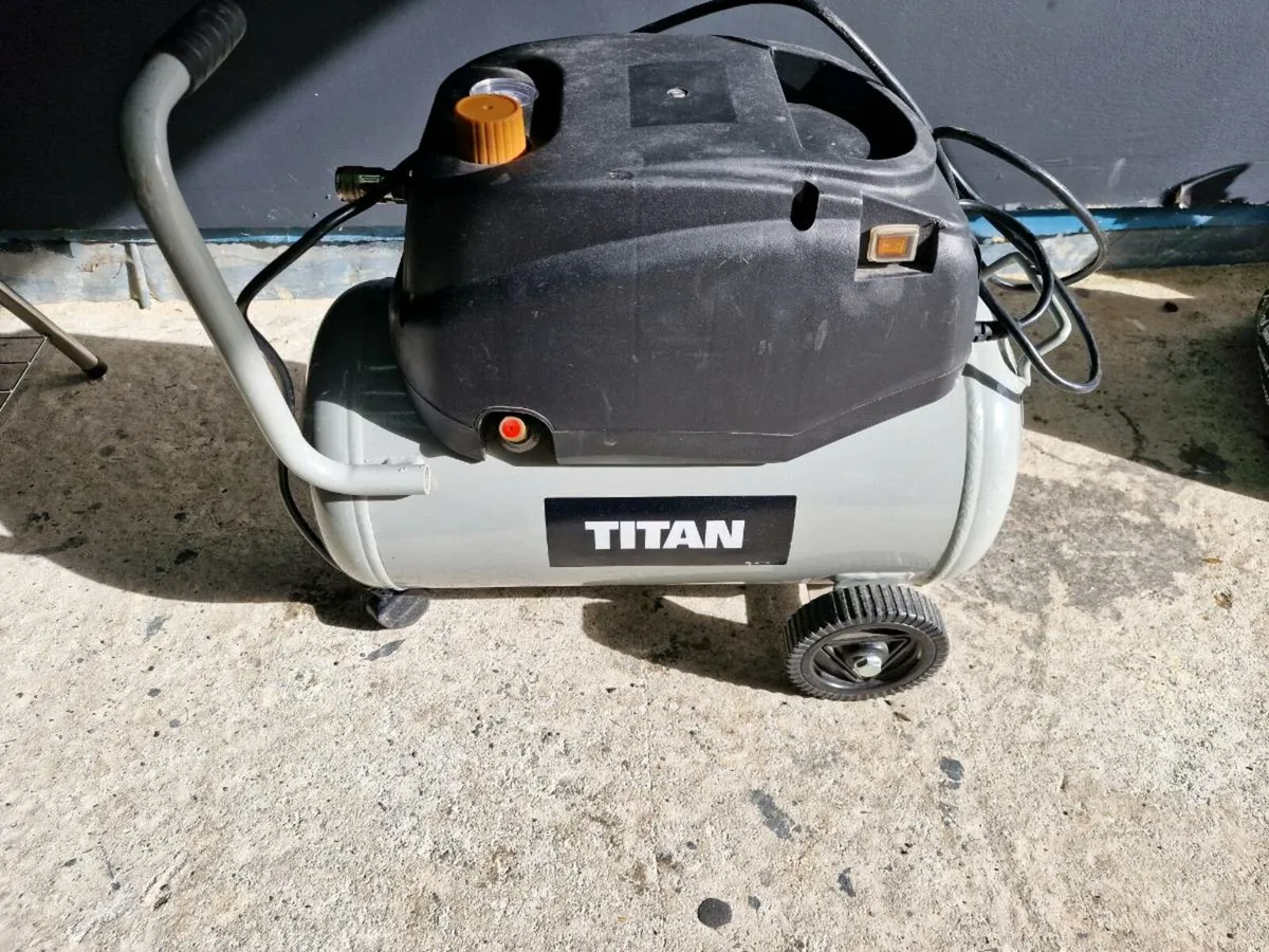 Air compressor 24L - Image 1