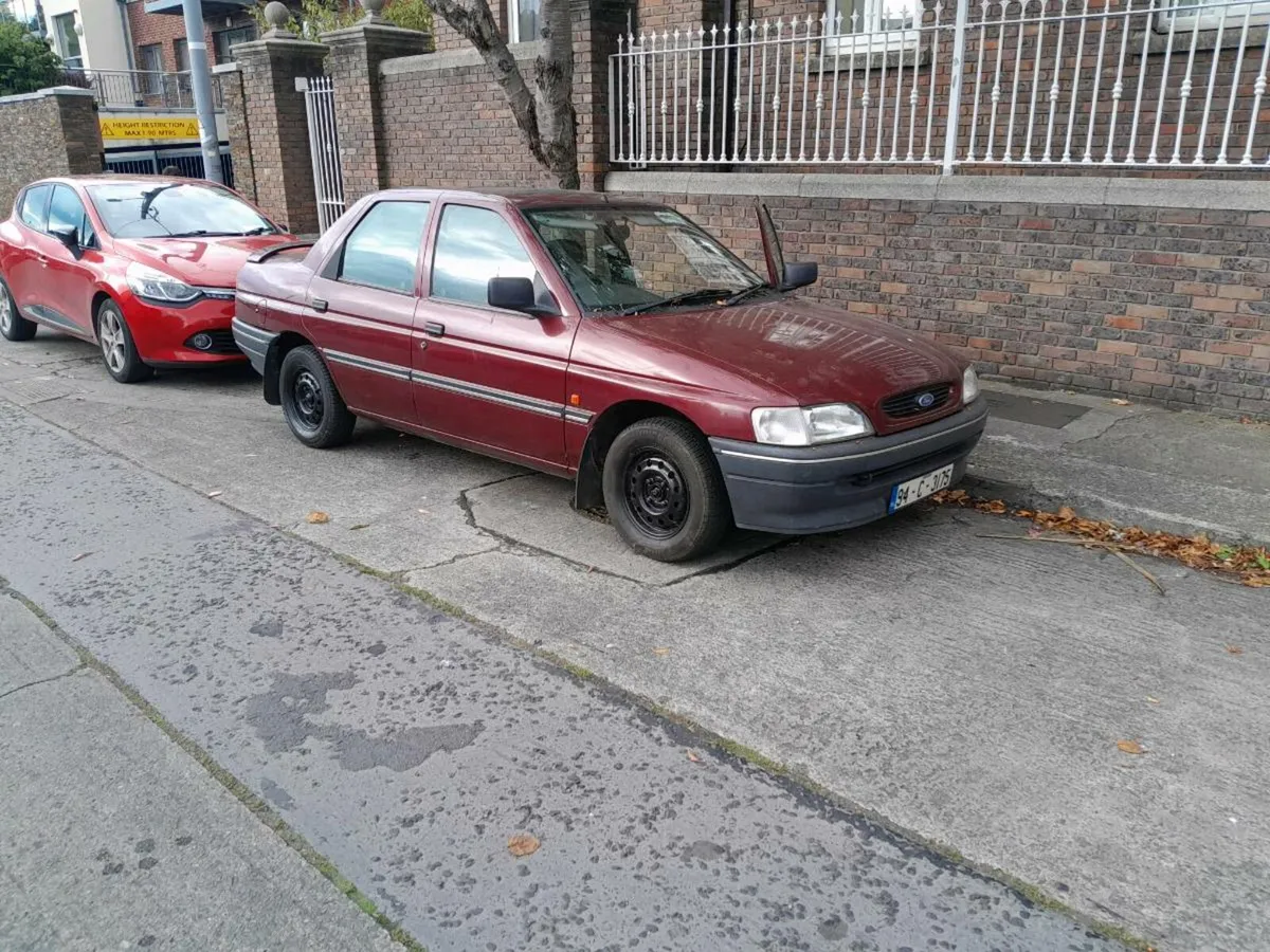1994 ford escort lx - Image 1