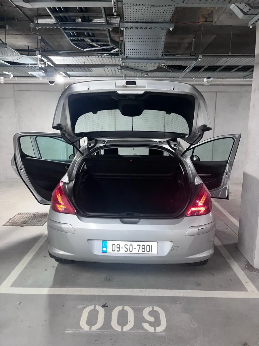 Peugeot 308 - Image 4