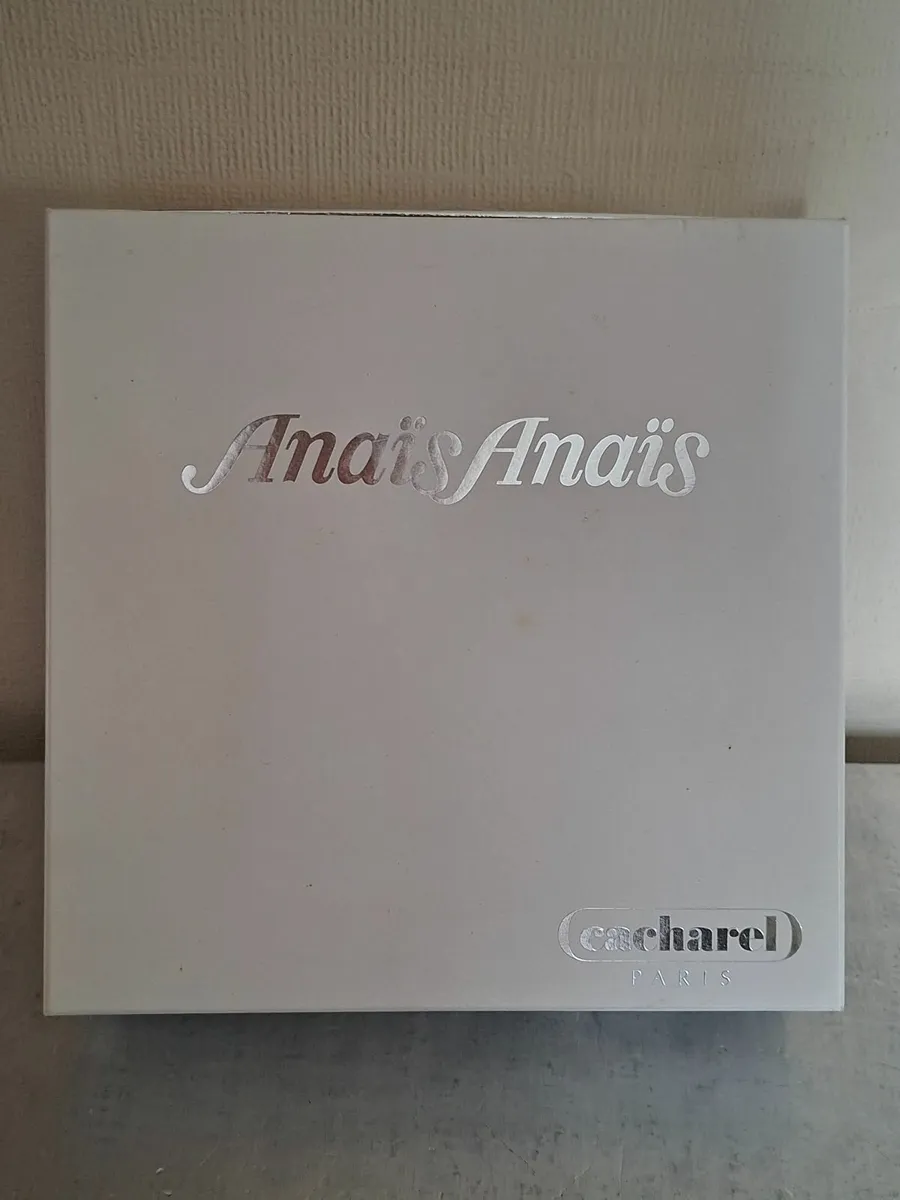 Anais Anais fragrance gift box - Image 2