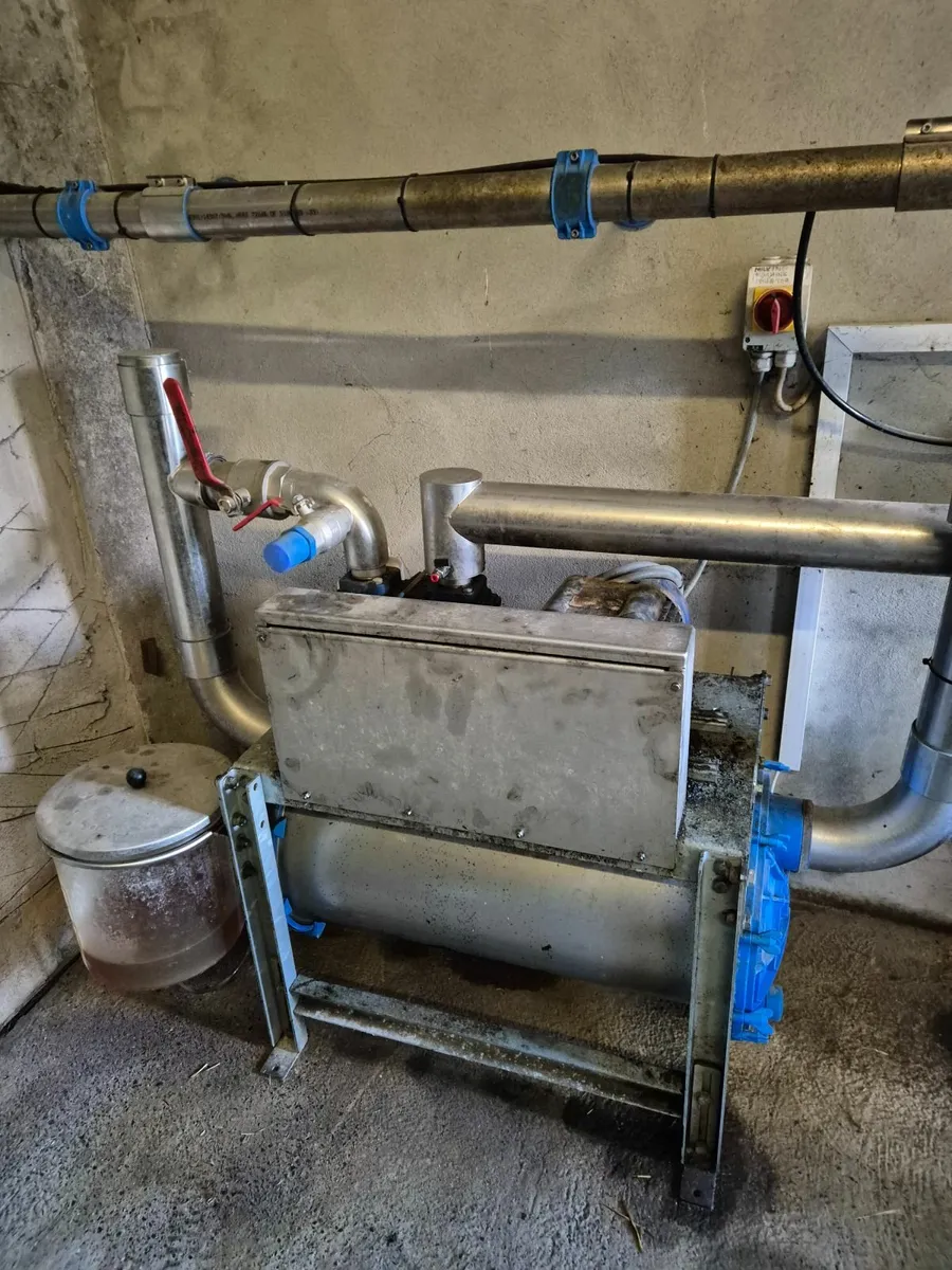 Dairymaster 12 unit Milking parlour - Image 3