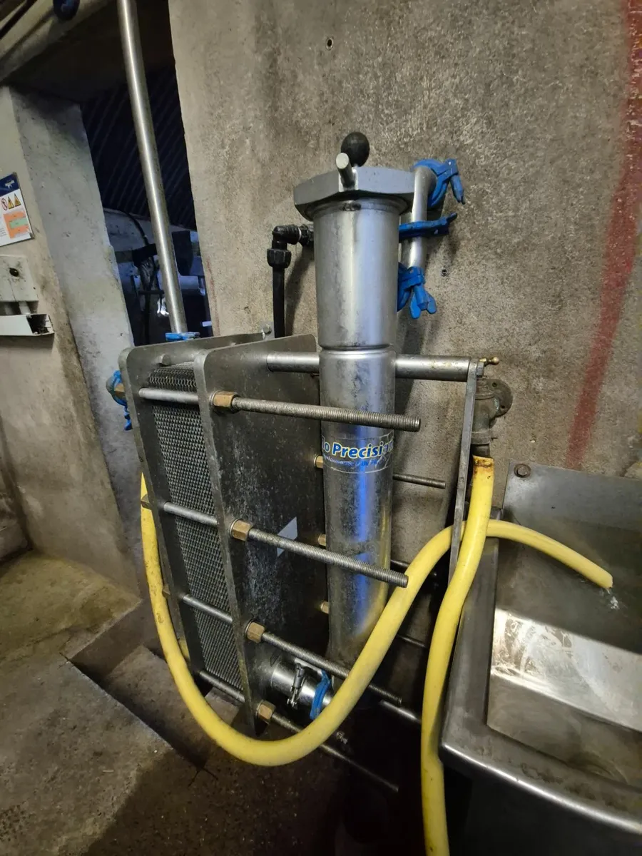 Dairymaster 12 unit Milking parlour - Image 4