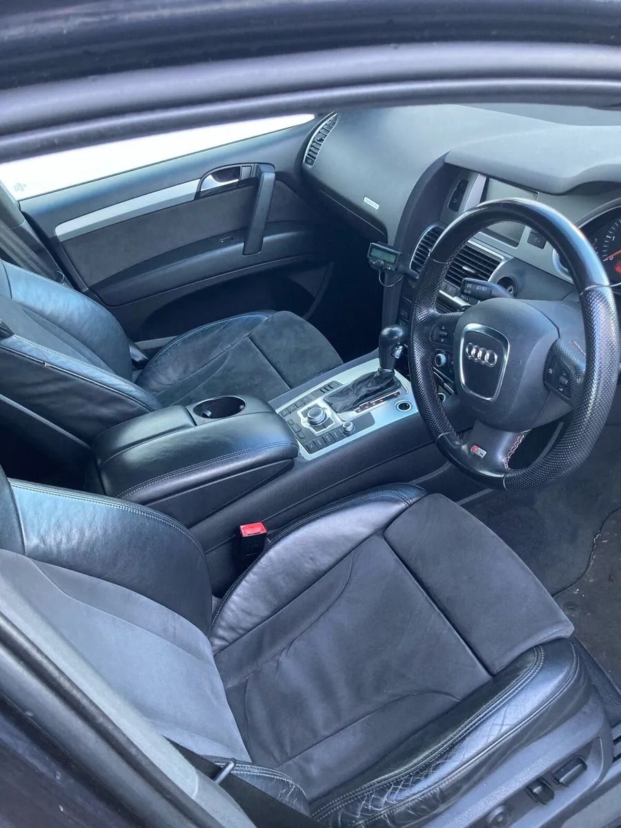 Audi Q7 3.0TDi S-LINE - Image 2