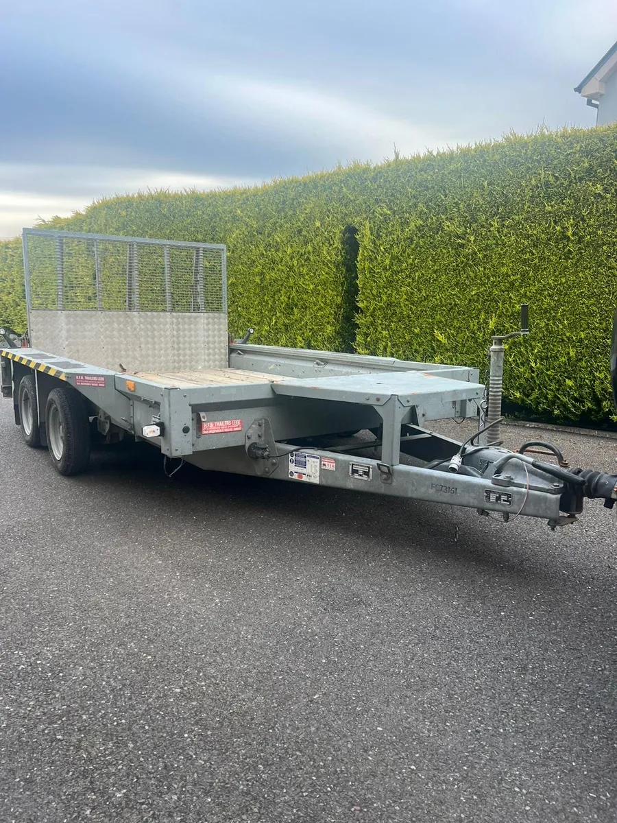 Trailer - Image 1