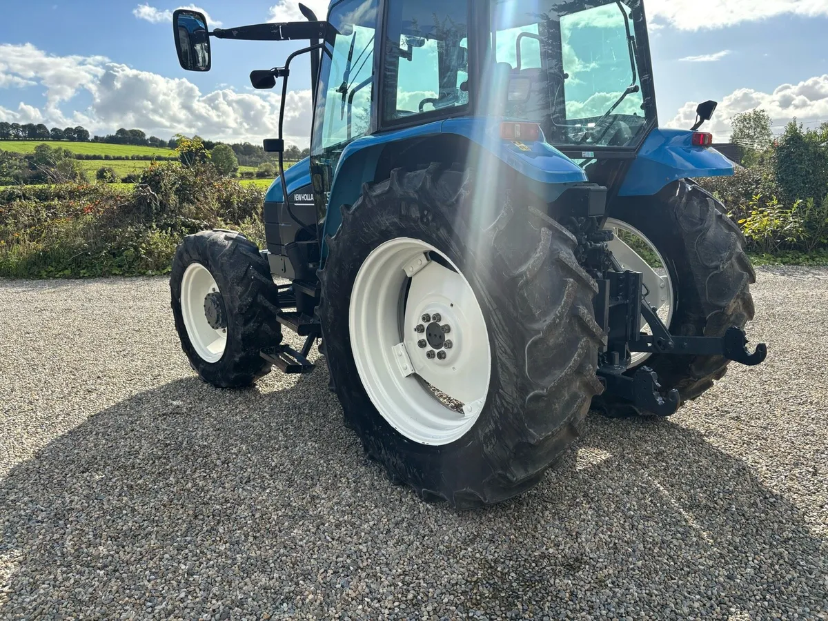 New Holland TS100 - Image 4