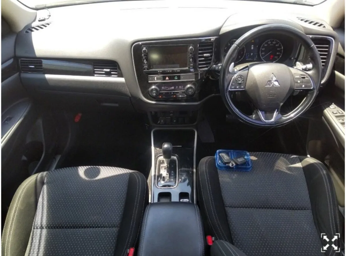 182 Mitsubishi Outlander - Image 3