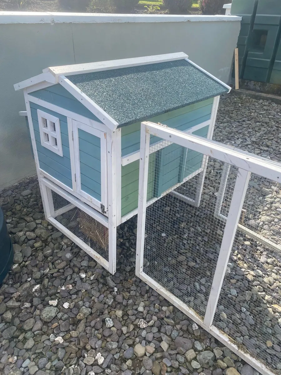Rabbit/ guinnea pig hutches - Image 1
