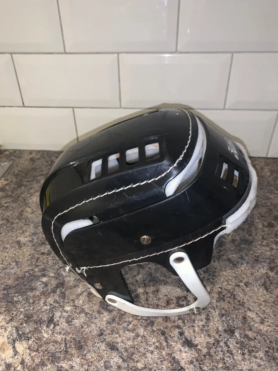 Gola Replica Hurling Helmet - Image 4