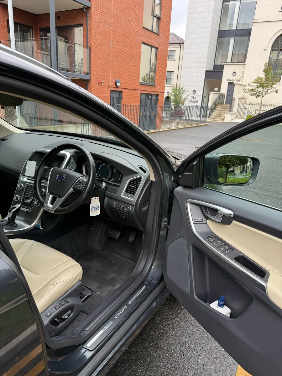 Volvo XC60 - Image 4