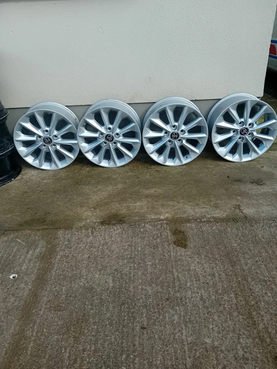 Toyota Alloy wheels 5×114.3 - Image 1