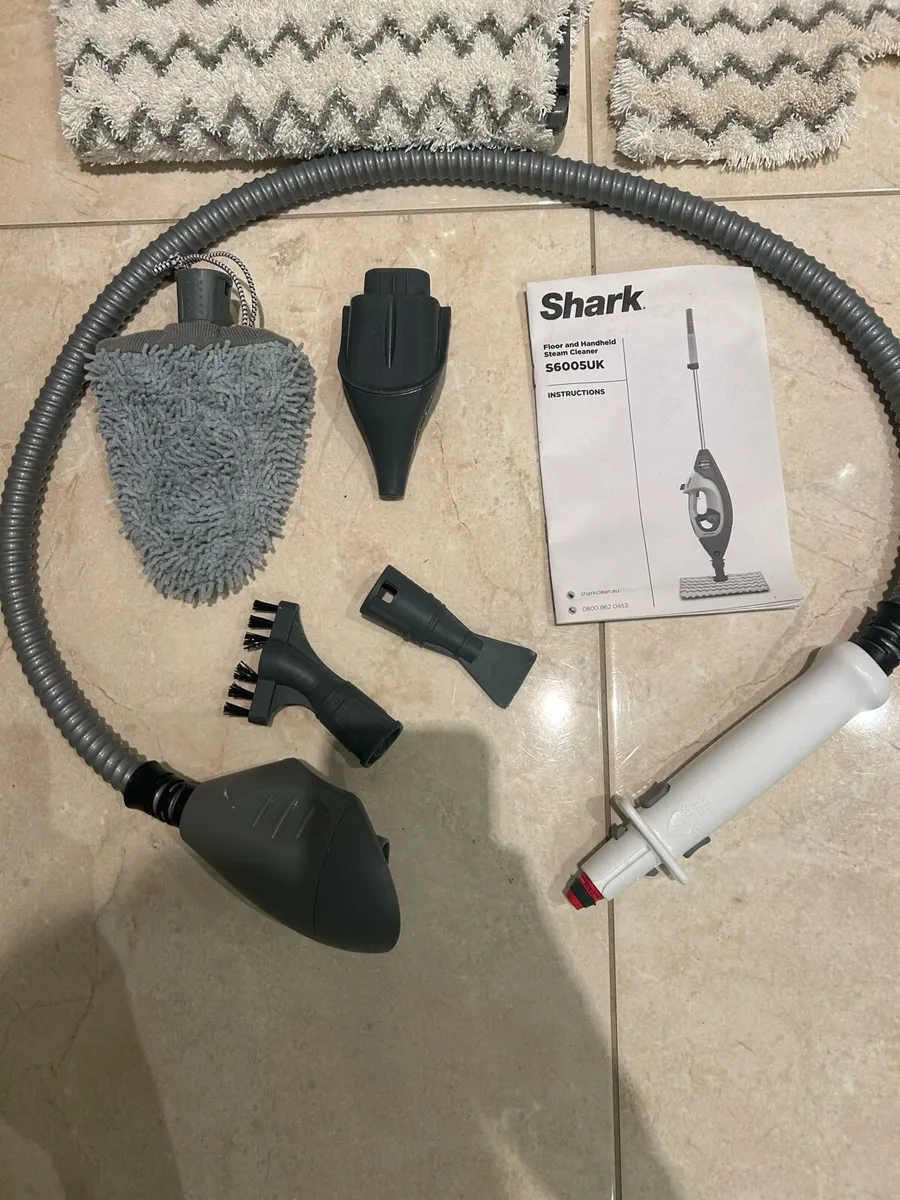 Shark steam cleaner - Image 2