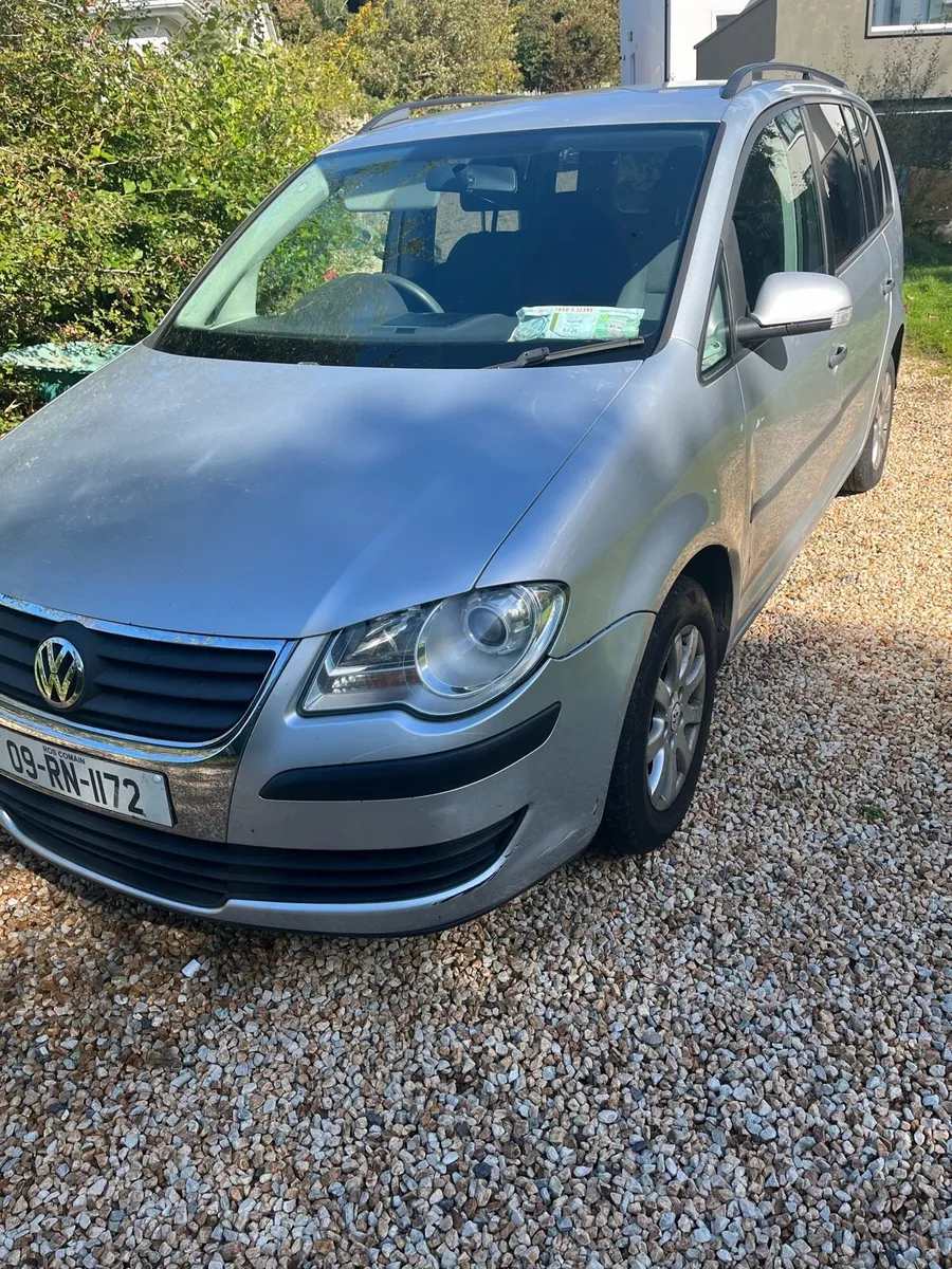 Volkswagen Touran 2009 - Image 1