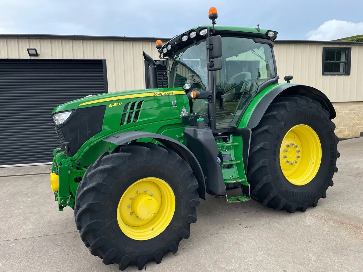 2018 JOHN DEERE 6215R AUTO POWER - Image 1
