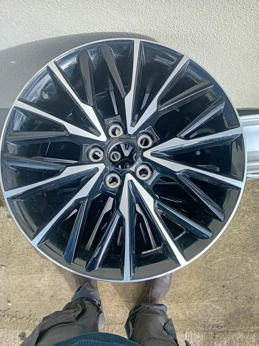 Toyota Alloys 18 inch 5×114.3 - Image 2