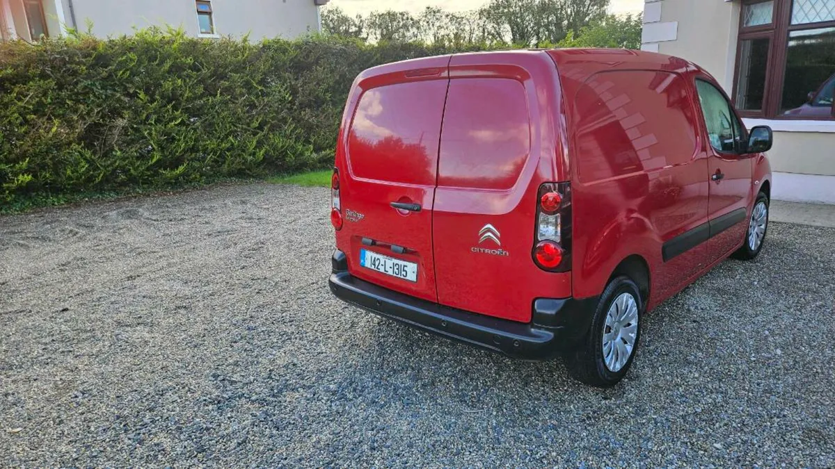 Van - Image 2