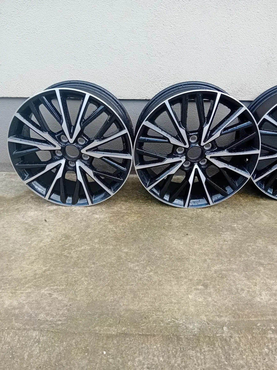 Toyota Alloys 18 inch 5×114.3 - Image 3