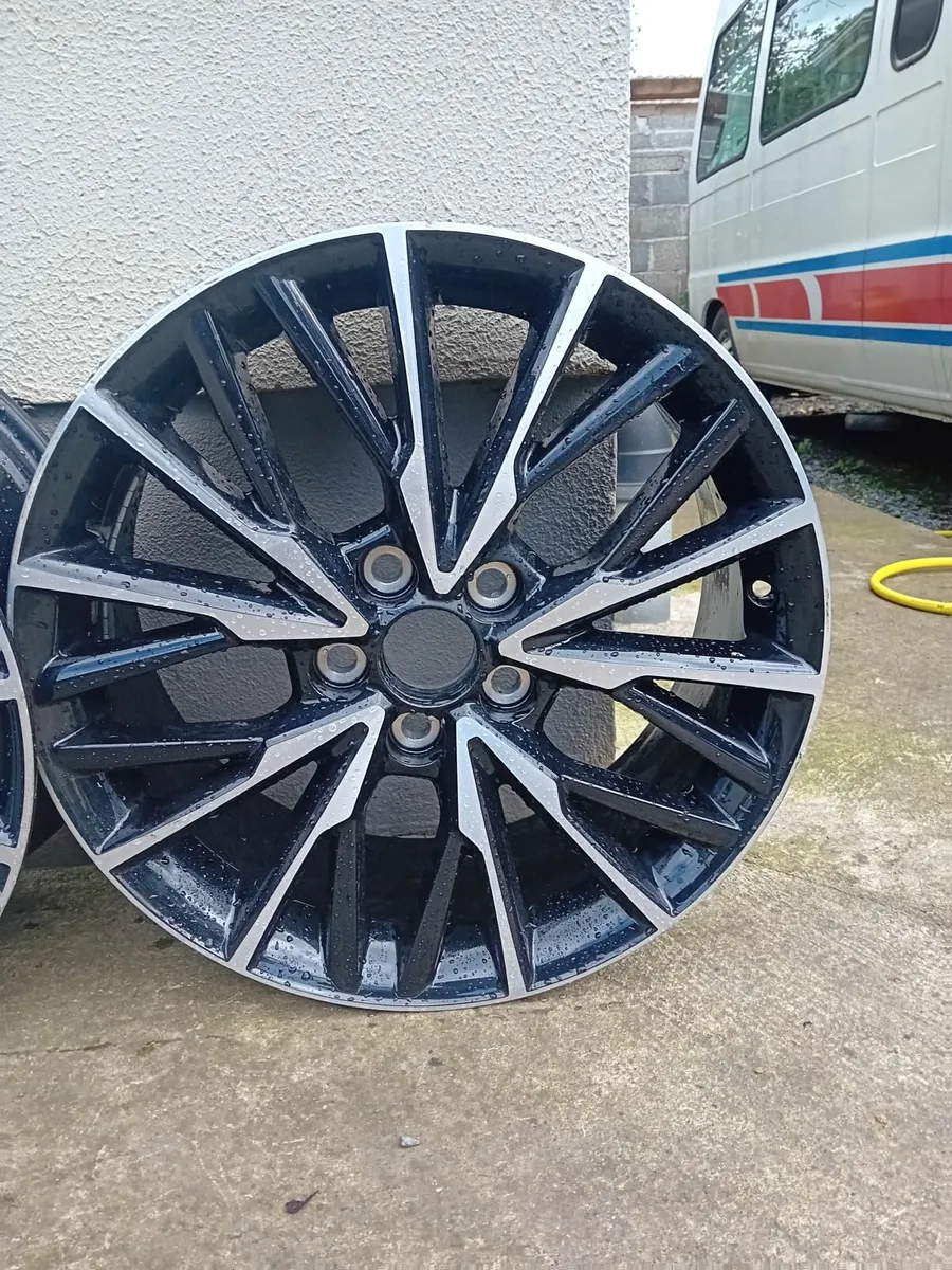 Toyota Alloys 18 inch 5×114.3 - Image 4